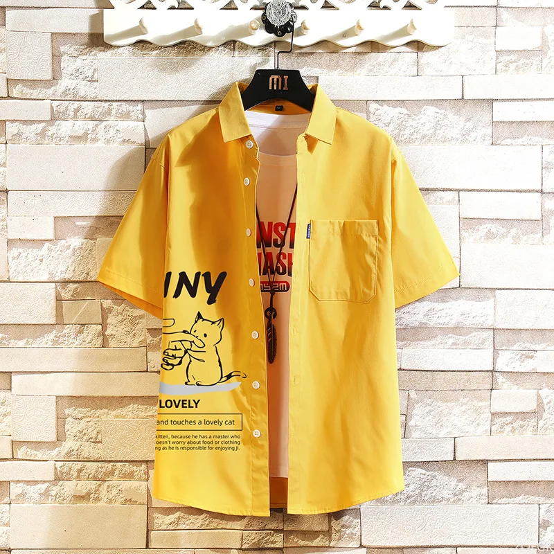 قميص رجالي جديد بأكمام قصيرة لعام 2024 قميص غير رسمي مطبوع عليه قطة كرتونية كبيرة على الموضة يابانية عصرية