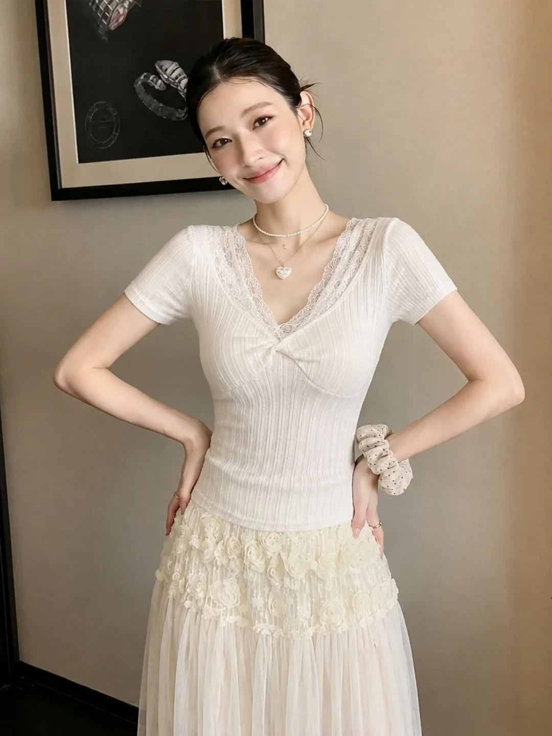 

Fashionable V-Neck Lace Splice Knot Design Short Sleeve Top Pure Color Slimming Commute Style Small Shirt Korean Version Silk