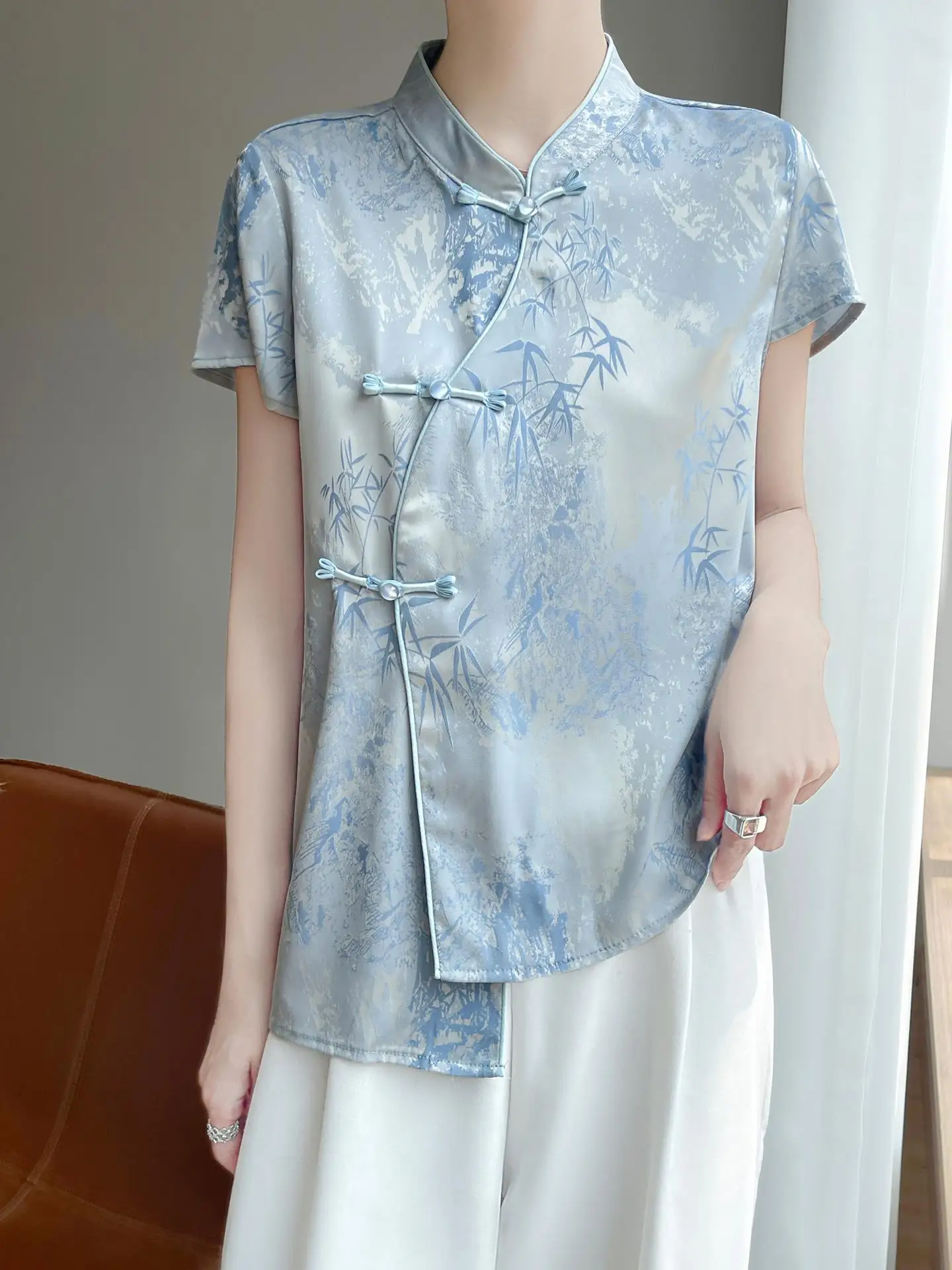 

Новая китайская женская свободная шелковая майка-топ с коротким рукавом, воротником-стойкой и асимметричным кроем в стиле ципао – модная универсальная летняя одежда