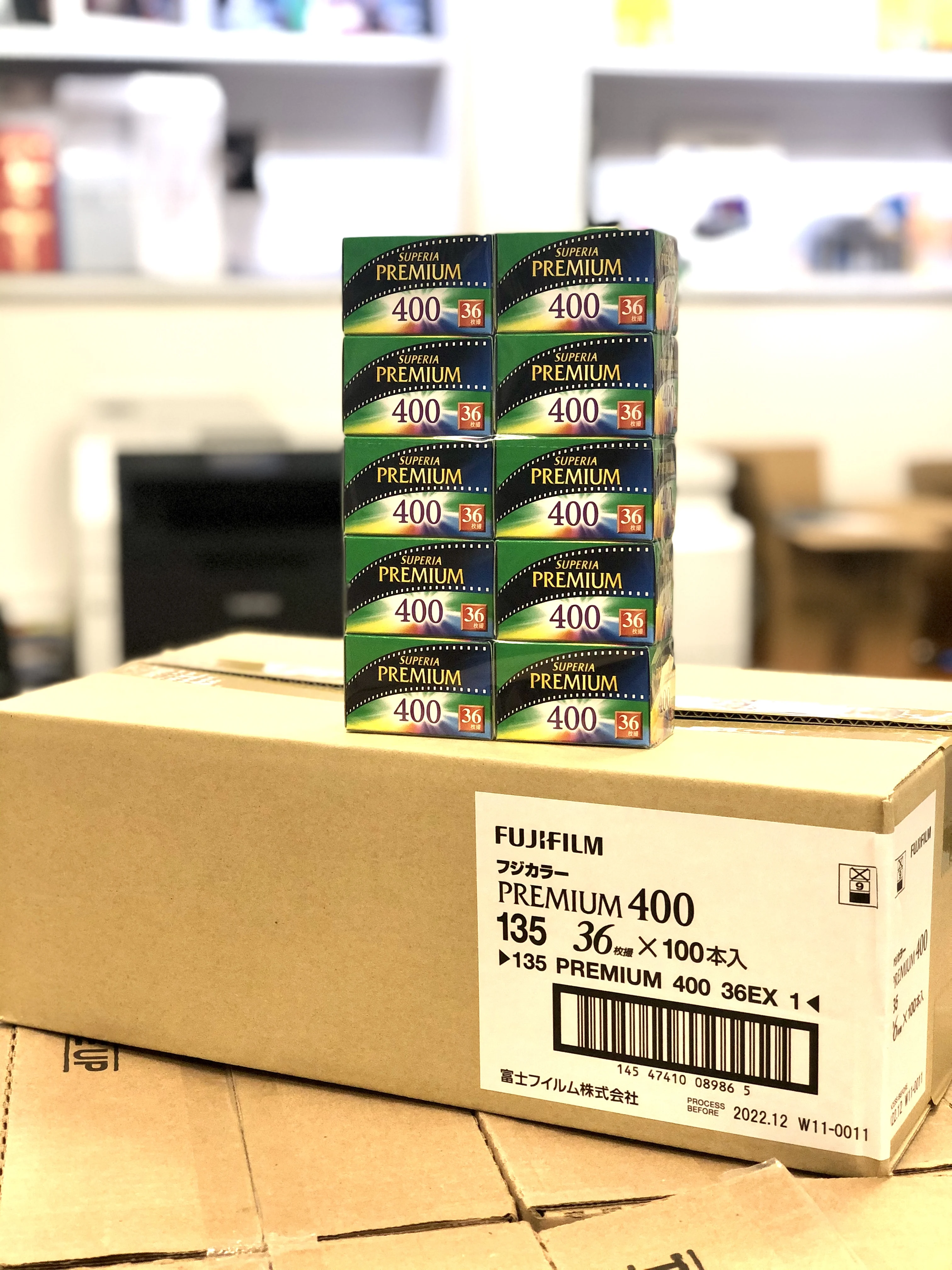 Fujifilm Superia Premium 400 Color 35mm Film 36 Exposure (إصدار ترقية Xtra 400) لكاميرا تنسيق 135 - تاريخ انتهاء الصلاحية: 2026