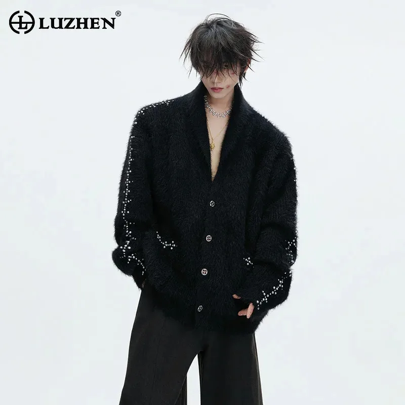 

LUZHEN 2025 Winter New Original Pearl Patchwork Decorate Loose V Neck Knitted Cardigan Men's Fashion Elegant Male Sweater JY5593