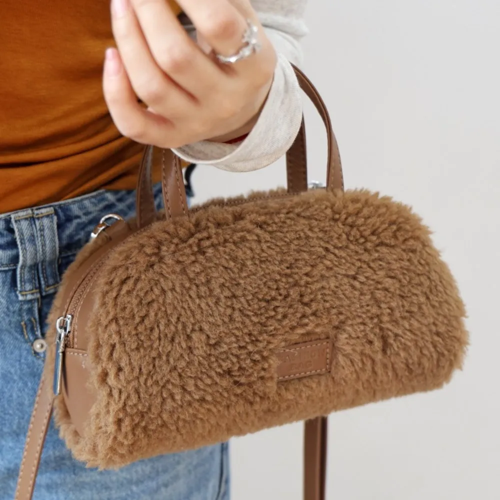

Korean Vintage Niche Design Faux Wool Box Tote Bag Artisanal Workmanship Top Handle Crossbody Bag Autumn Winter Womens Handbag