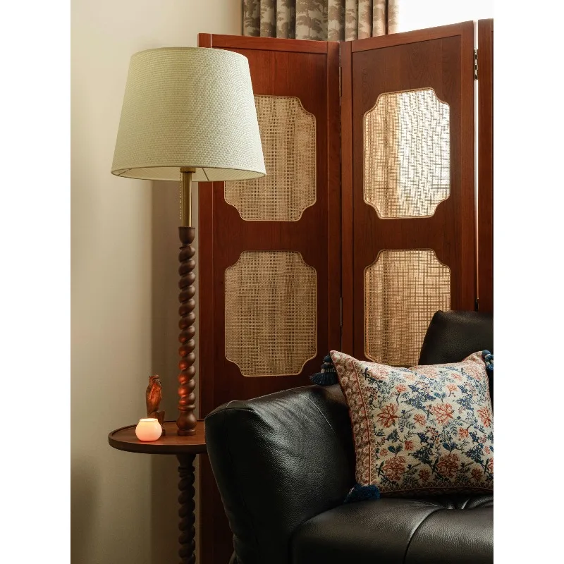 

Floor lamp French retro medieval light luxury modern bedroom living room sofa atmosphere floor lamp