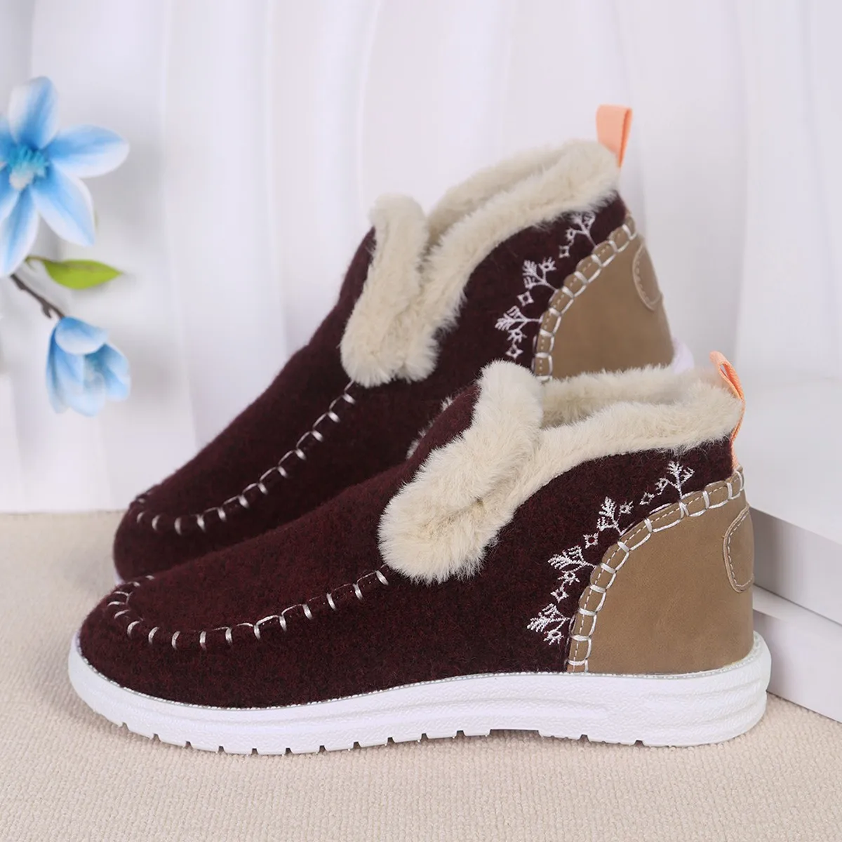 Snow Boots Ankle Women Comfortable Furry Boots Fashion Plus Size Flat Shoes Leisure Offer Barefoot