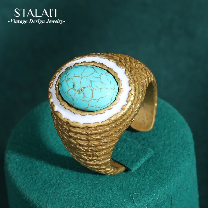 

Vintage Turquoise Ring Jewelry Oval Blue Natural Stone Antique Gold Color Hammer Pattern Designer Copper For Women Accessories