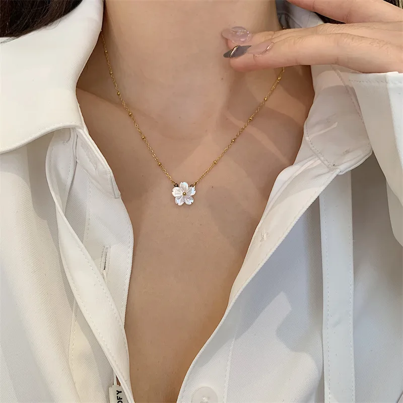 White Shell Flower Necklace For Women Chain Stainless Steel Plated Gold Color Aesthetic Korean Accessories Designer Jewelry