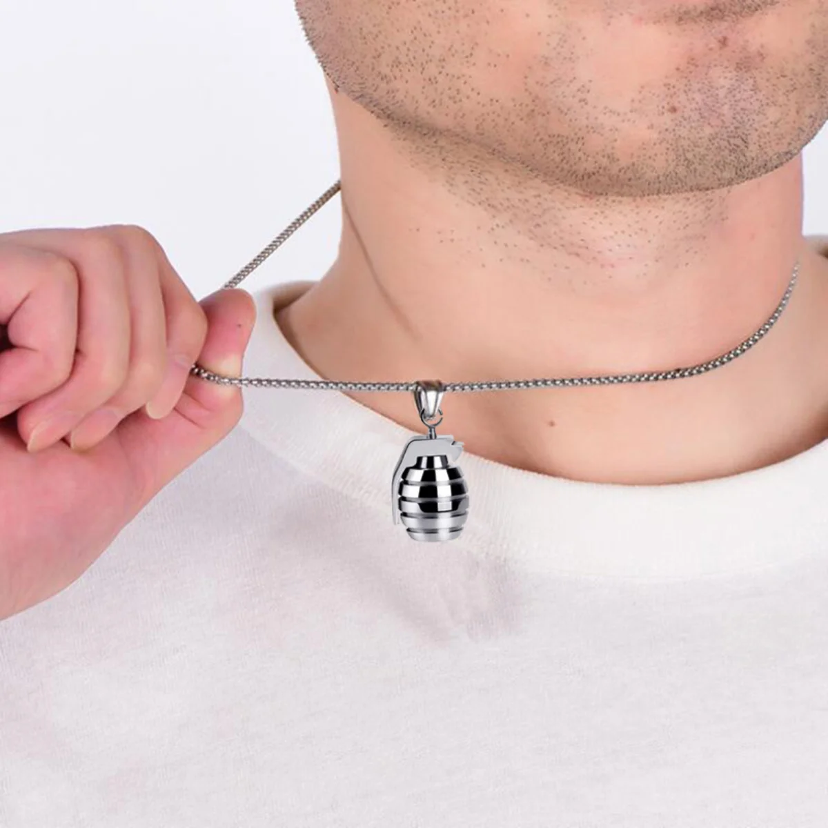 Personalized men's grenade Fashion necklace Vintage punk style men's pendant foreign trade Wholesale 1$ free postage luxury jewe