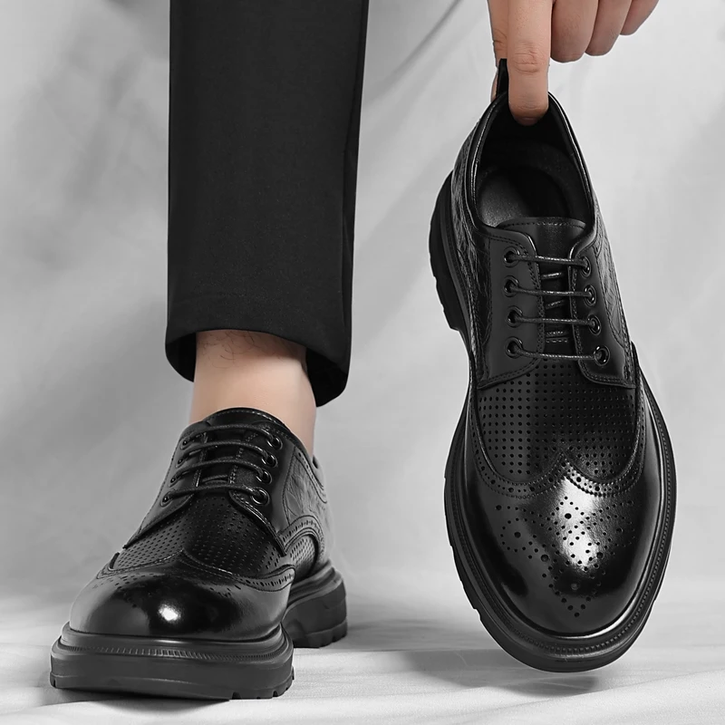 

Fashionable Men's Blok Carved Pointed Casual Oxford Shoes Summer Breathable Lightweight Lace Up Comfortable Casual Leather Shoes