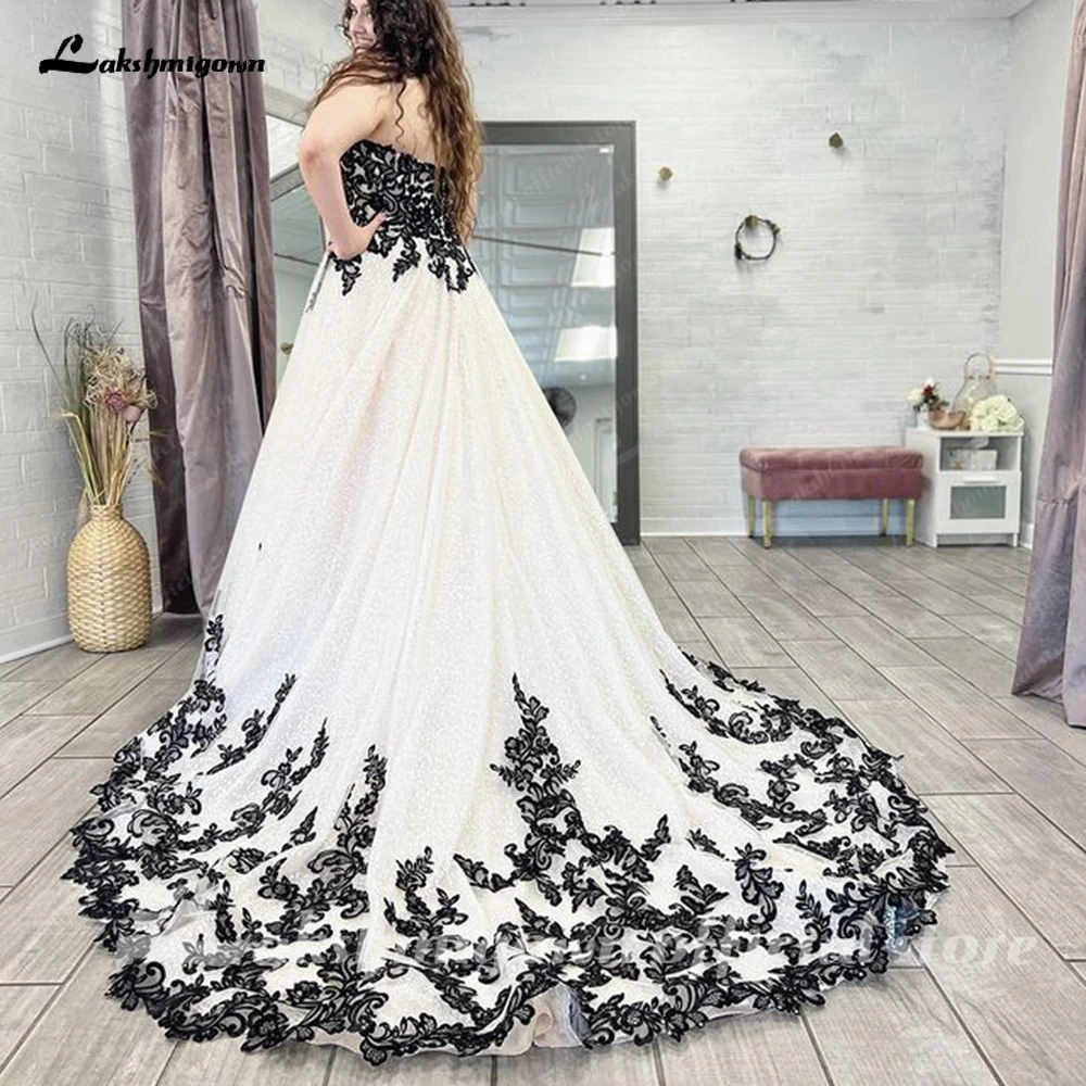 Chic Sleeveless Sweetheart Wedding dresses for women Plus Size Black and White A-Line Tulle Bridal Dress Customized