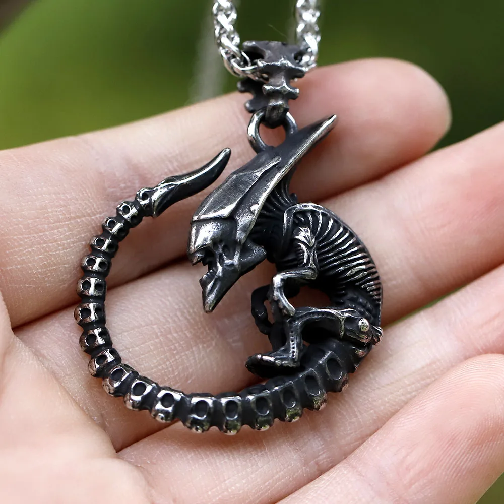 2022 New Arrvial Alien Necklace Pendant For Men Women Skull Punk Movie Special Design Jewelry free shipping