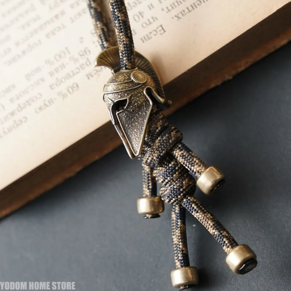 Outdoor Paracord Rope Knight's Helmet Keychain EDC Braided Lanyard for Backpack Hanging Desk Decoration Living Room Decoration