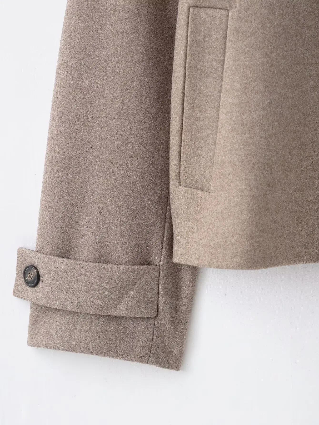 سترة بياقة واقفة لعام 2025، أنيقة وعصرية، نمط جديد، ملابس مكتبية مريحة، سترة مغرية كلاسيكية متعددة الاستخدامات