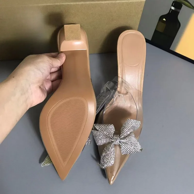 โปร่งใส PVC รองเท้าส้นสูงผู้หญิงรองเท้าแตะล่อ Glitter Silver Bow-knot Elegant Pointed Toe หรูหราหญิงงานแต่งงานรองเท้า