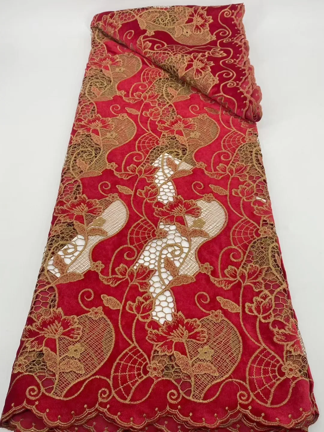 

Африканская флокированная бархатная кружевная ткань 2025 г., высококачественное нигерийское бархатное кружево из гипюра для нигерийской одежды