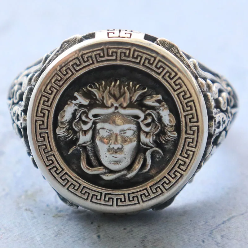 18 جرام يلتقط هذه الحلقة وجهة ميدوسا الأسطورية. خواتم بنمط المتعرج اليوناني 925 من الفضة الإسترليني الصلبة مقاسات متعددة 7-13