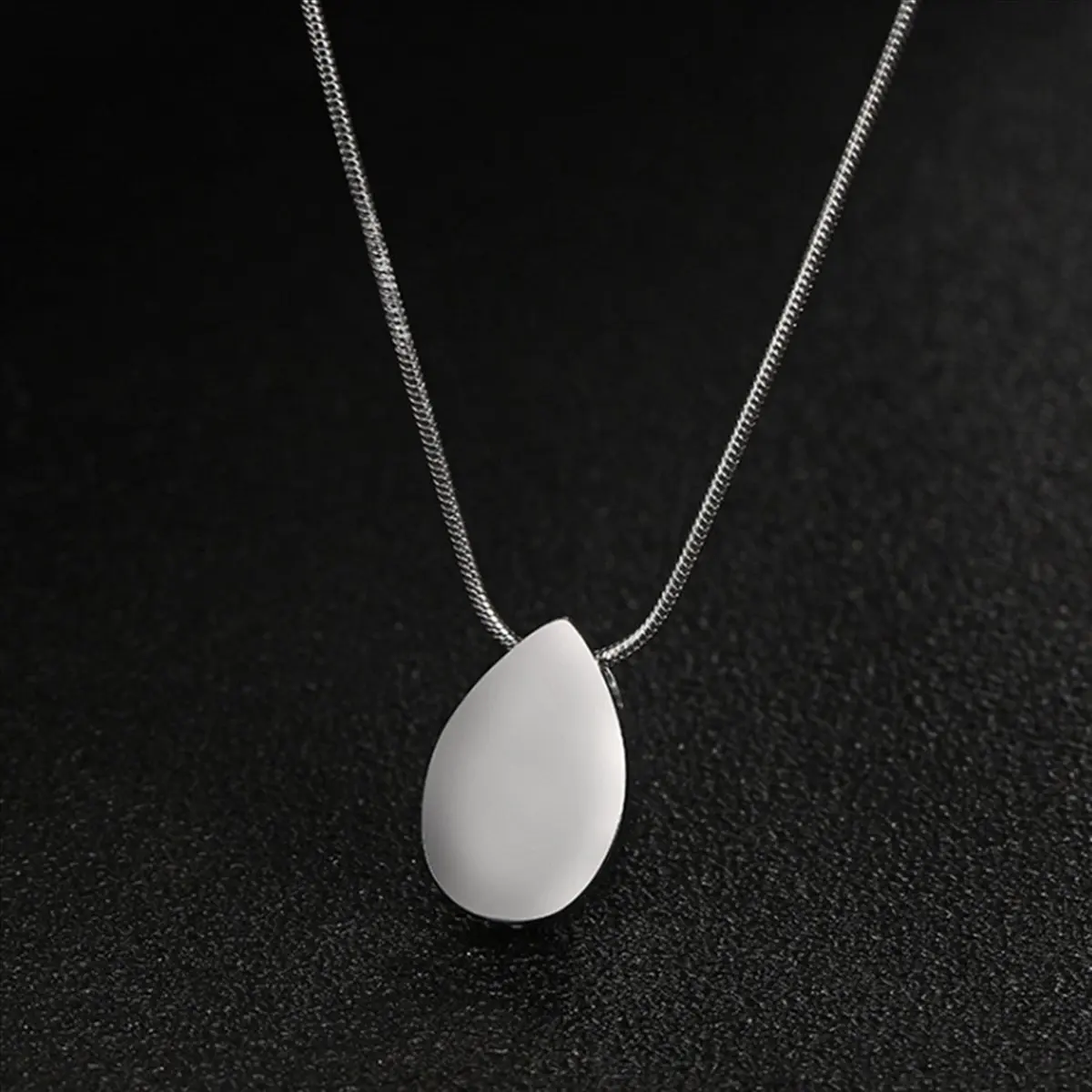 

*ABKM 4X Personalized Teardrop Shape of Waterdrop Cremation Urn Necklace with Fill Kit for Ashes Cremation Jewelry