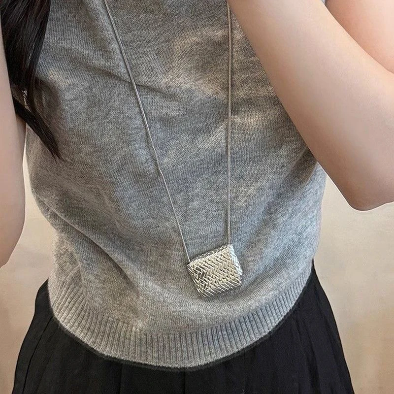 Fashion Creative Retro Mini Woven Bag Pendant Necklace For Women Girls Versatile Long Sweater Chain Jewelry Accessories Gifts