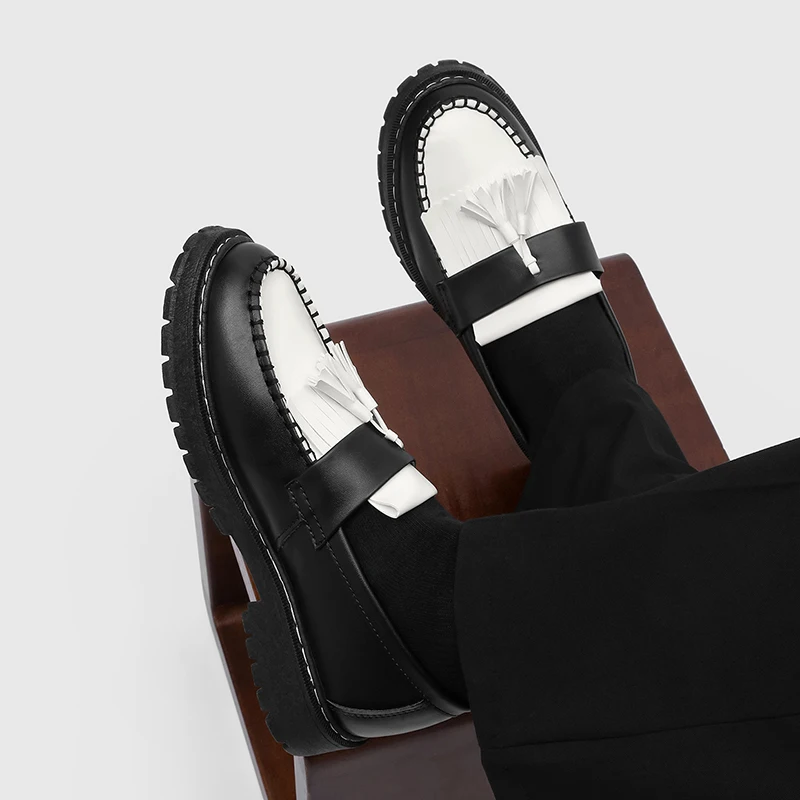 

Men Loafers Shoes Black White Color Matching Tassel Fashion Classic Business Banquet Men Shoes