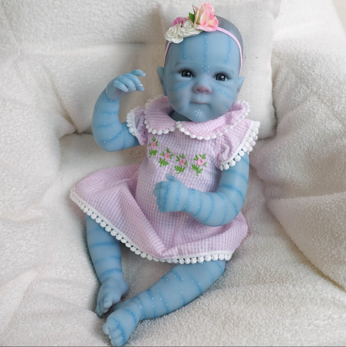 Bettie: bambola rinata realistica da 18 pollici con pelle magica di avatar, corona di fiori e tutina rosa - regalo di Natale