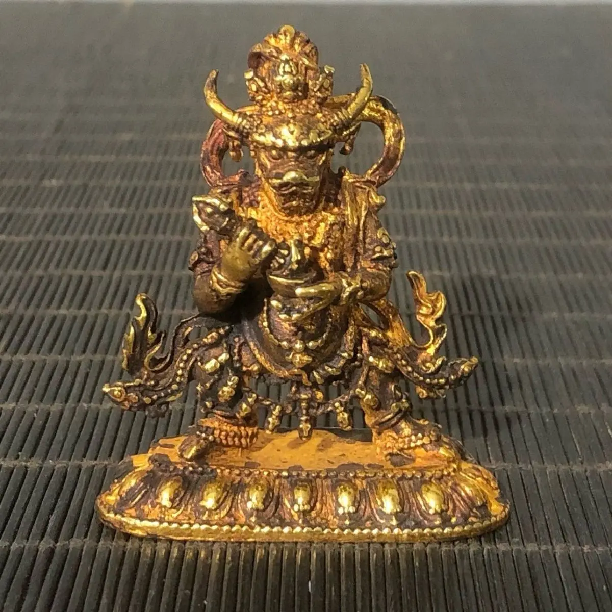 Gilt Standing tibetan yamantaka buddha Ornament Decoration Tea Pet Figurines Desk Decor Accessories