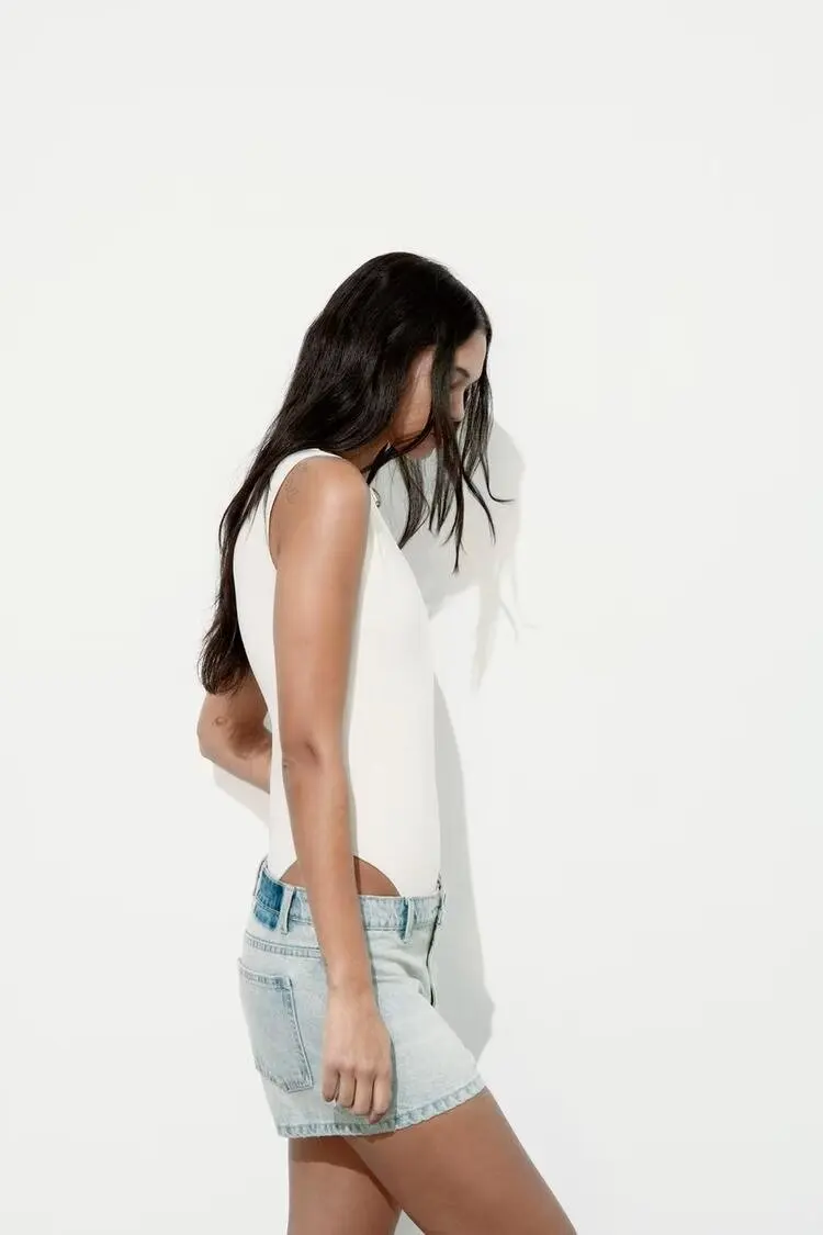 

Spring 2024 Women's Versatile Vest Tight Fit Decorative Label Trendy Knitwear Casual Loose Sle Regular Length Color