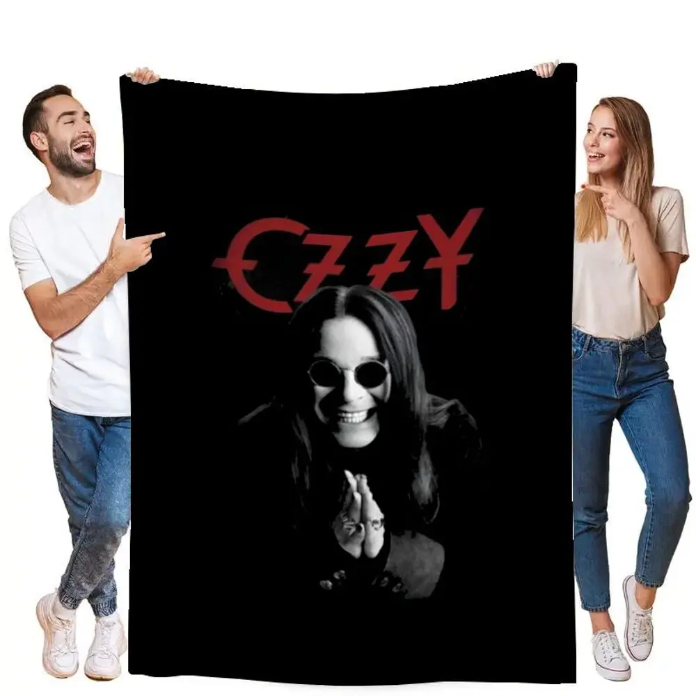 بطانية رمي باللونين الأبيض والأسود مستوحاة من OZZY Rock Star - تصميم دراماتيكي يتميز بشكل طويل الشعر مع نظارة شمسية مستديرة #3