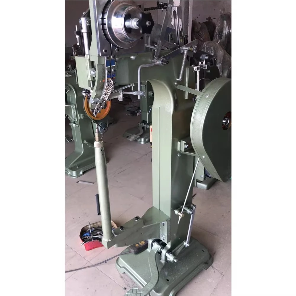 آلة التثبيت الأوتوماتيكية الصلبة شبه المجوفة آلة التثبيت الهيدروليكية لأمتعة الأجهزة ومكونات الإطار المعدني #5