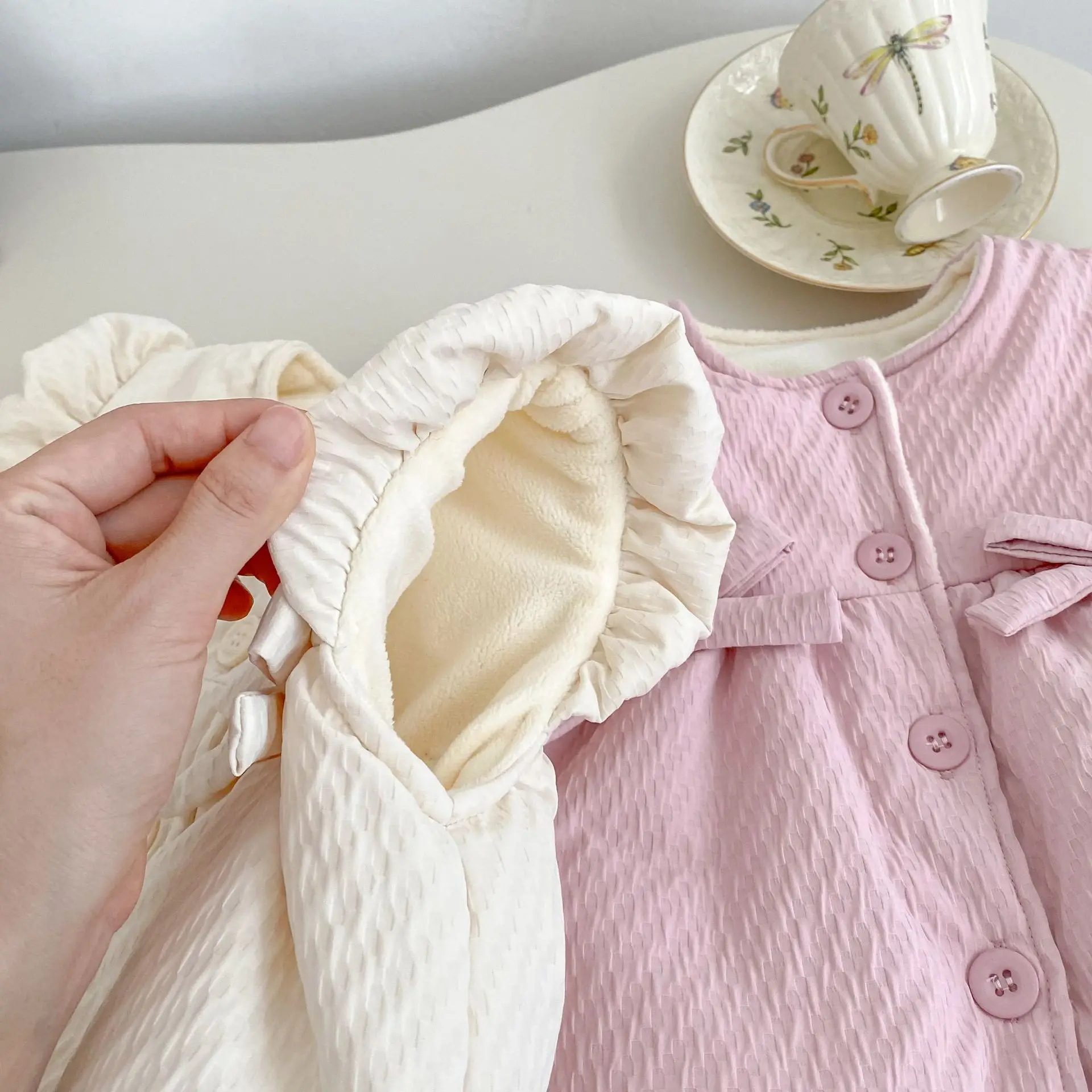 2025 Winter Nieuwe Kinderen Mouwloos Warm Vest Plus Fluwelen Dikke Meisjes Leuke Strik Jas Kinderen Katoen Gewatteerde Jas Baby Fleece Vest