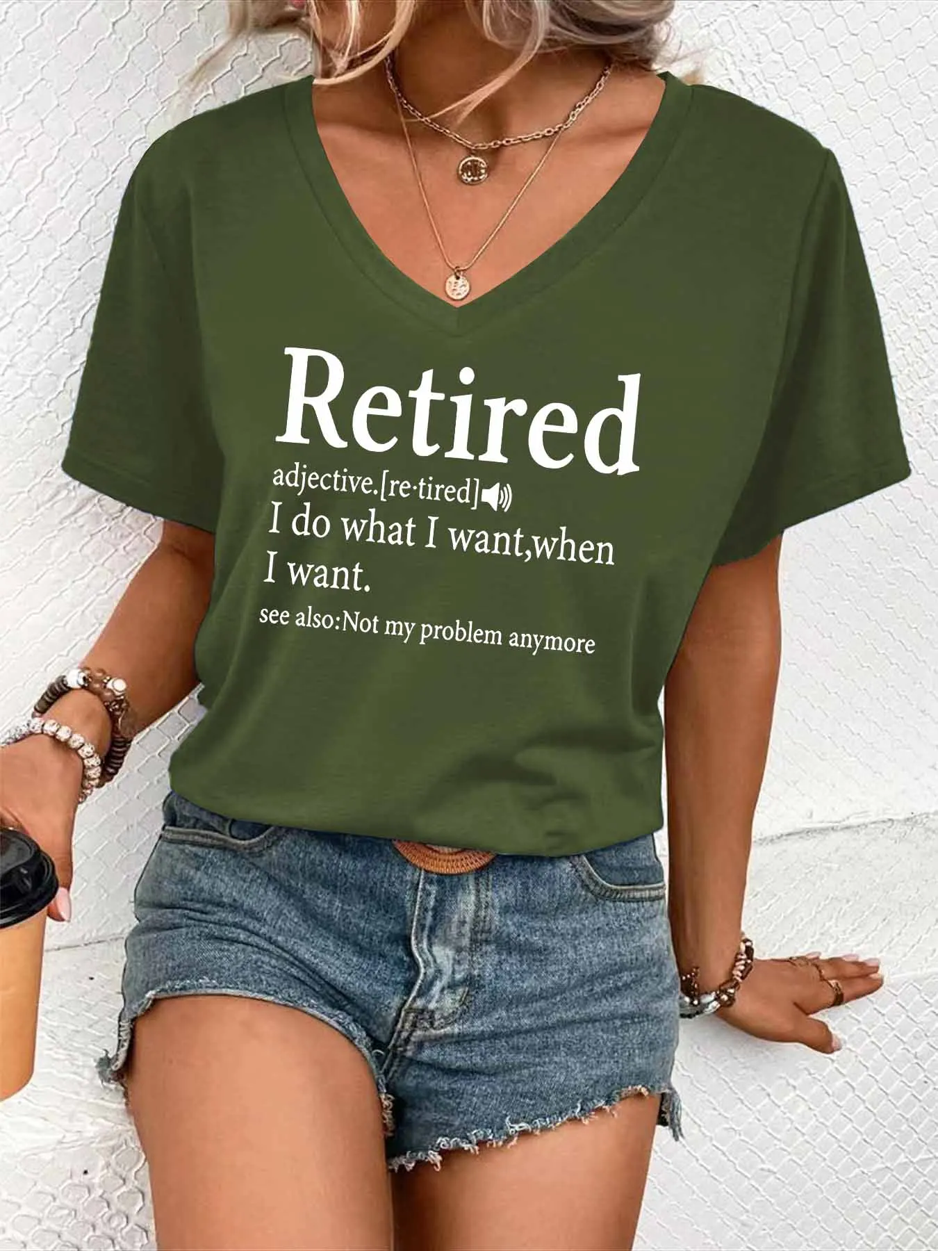 Funny Retired Definition Print V Neck T-shirt New Female Casual Short Sleeve Tops Tee For Spring & Summer Cool Women\'s Clothing