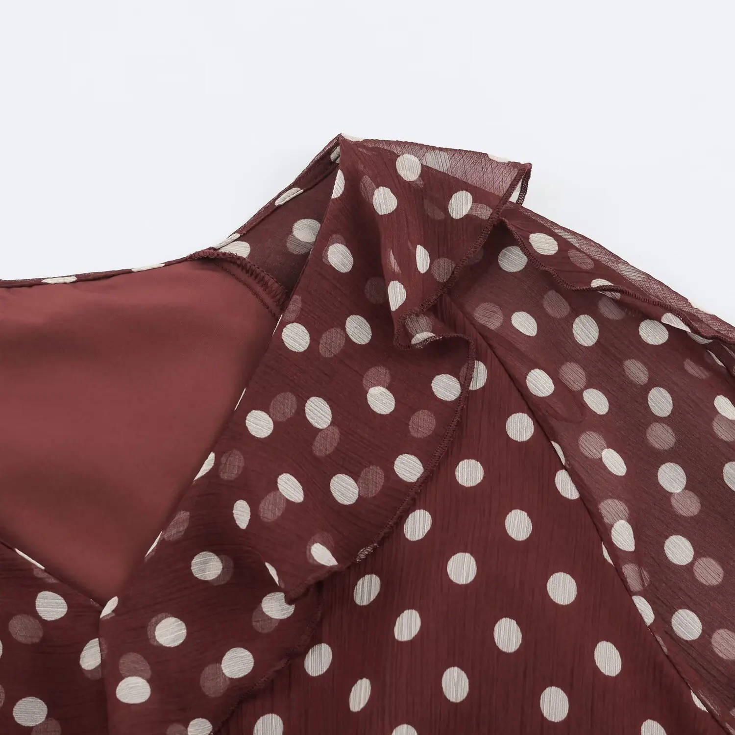 BSAY 2026 Herbst Vintage Polka Dot Damenbluse mit V-Ausschnitt, geschichtetem Rüschensaum, Laternenärmeln, Kordelzug am Ärmelbund und lässigem Schnitt – Detail 9