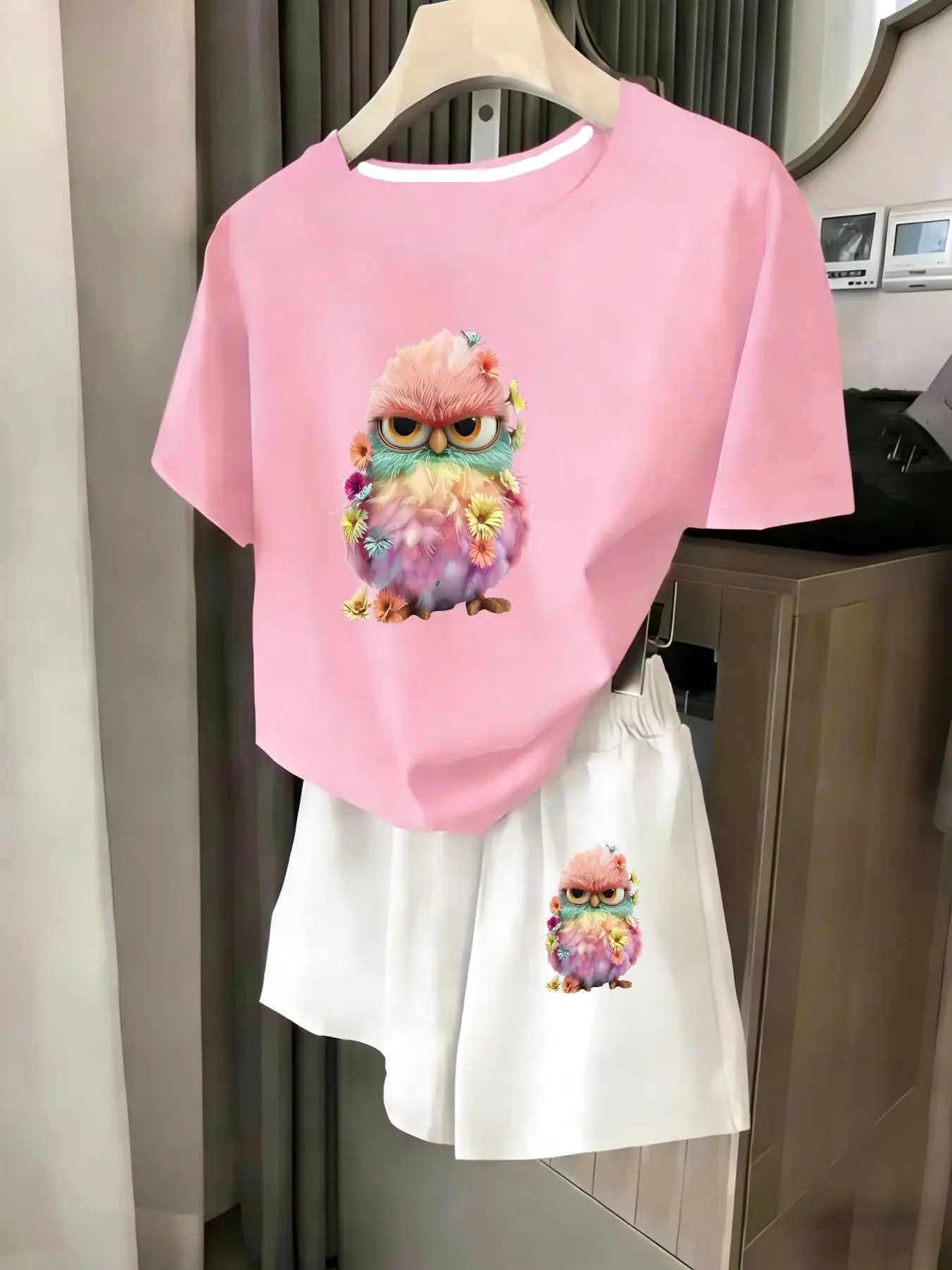 

Женский комплект из 2 предметов, летний комплект для пляжного отдыха, повседневная футболка с круглым вырезом и короткими рукавами, шорты с эластичной резинкой на талии, удобный костюм