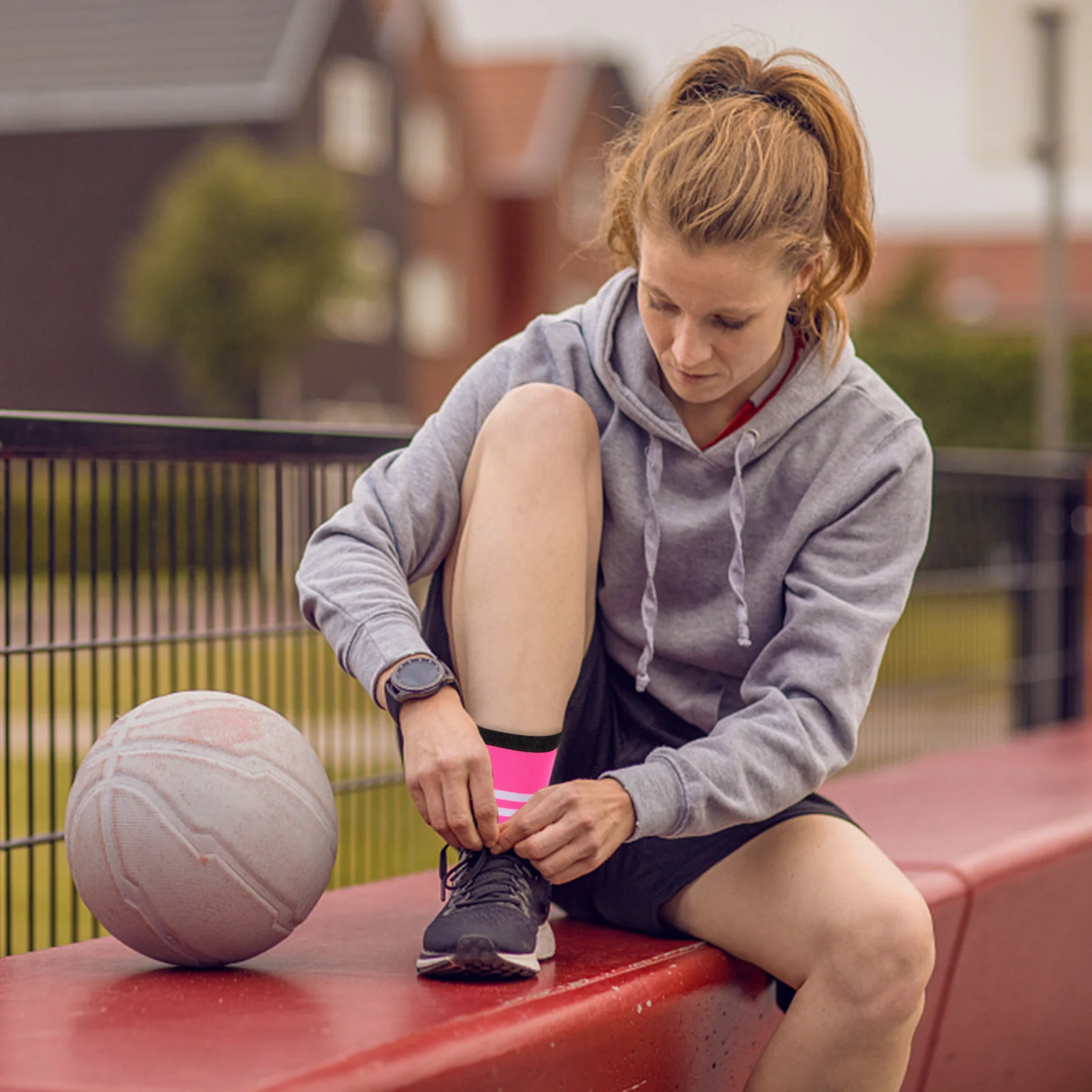 زوج واحد من الجوارب الرياضية القابلة للتنفس بألوان زاهية متوسطة الجورب والجري وركوب الدراجات واللياقة البدنية للرجال للجنسين للتعرق