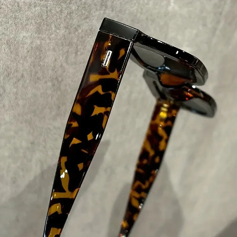 Luxurious Rectangle Sunglasses Women Men Fashion Brand Designer Casual Sun Glasses Female Male Plastic Outdoor Eyewear view 5