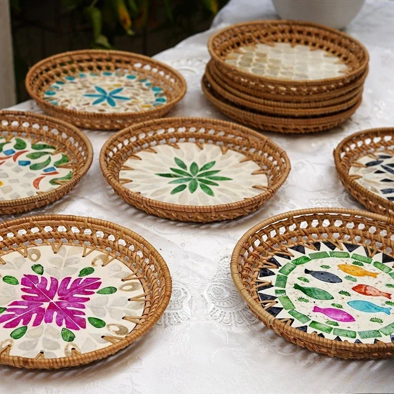 Handwoven Rattan Tray 21cm with Seashell Design, Natural Fruit Snack Tea Serving Plate, Home Decor for Living Room Dining Party