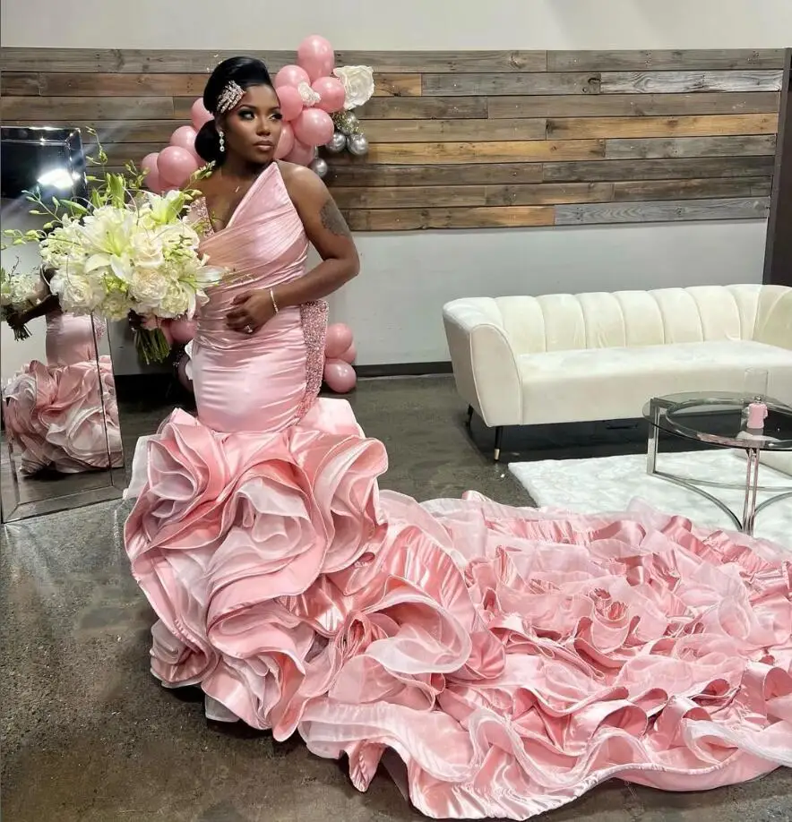 Bespoke Peach Pink Black Girl Mermaid Wedding Dresses Ruffles Ruched Chapel Train Crystal Organza African Bridal Gown