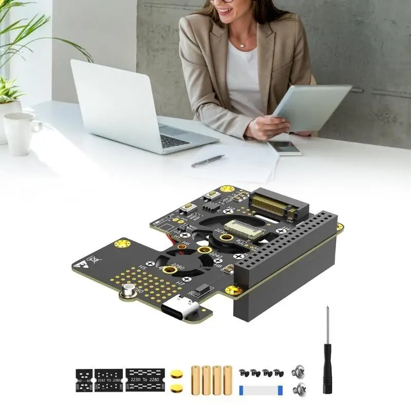 

652F 3 in 1 M.2 NVMe SSDs to PCIe Expansion Card Improved Cooling and LED Lighting