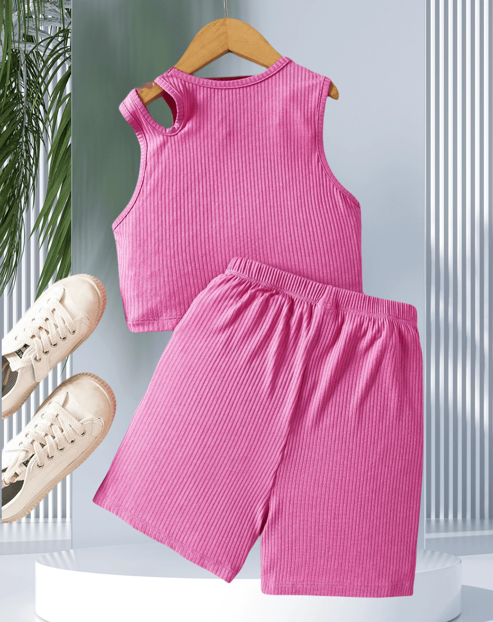 Summer children\'s fashion suit: pink ribbed sleeveless top and loose shorts for comfortable and breathable