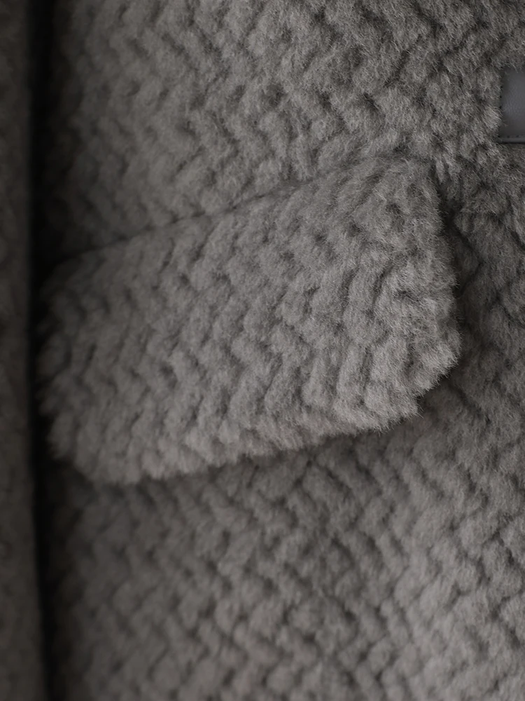New shearling coat for women V-neck granular lamb fur fur integrated fur coat