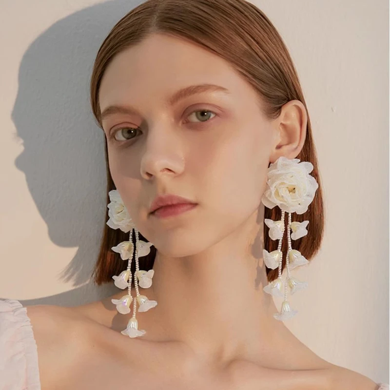 

Fabric flowers exaggerated, retro and cute niche hand-made beaded long purple earrings travel jewelry