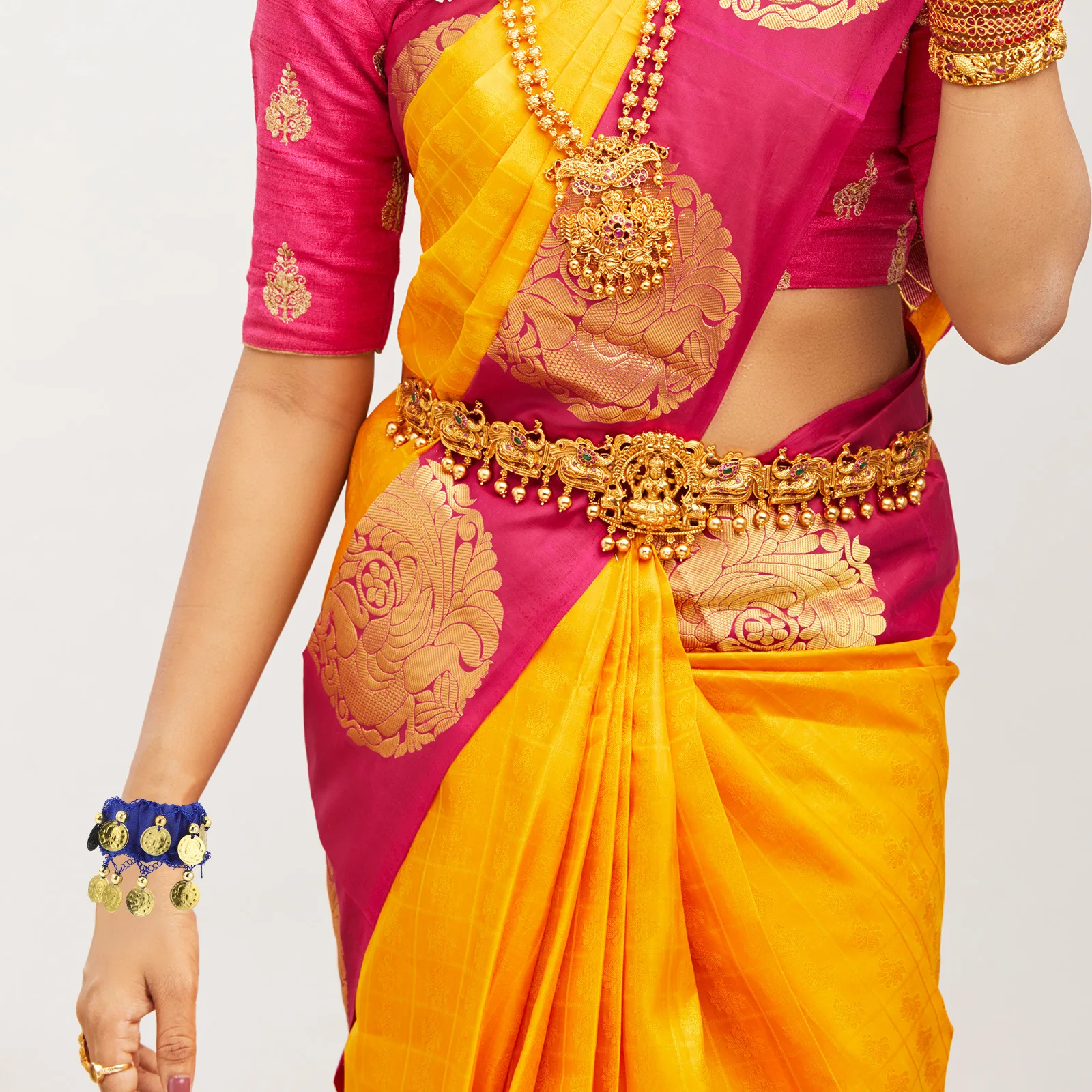 Belly Dance Arm Bracelets Set for Women Red and Blue Sequins Indian Dancer Jewelry Novelty Bracelet with Bells Party Accessory