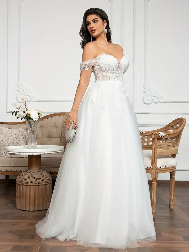 Customized women's large skirt wedding dress with off shoulder white chiffonheart-shaped collar lace decoration backless design