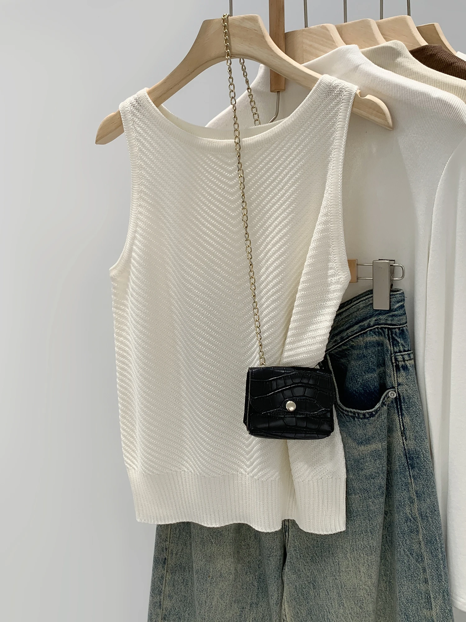 

Lacele Tianli round Neck Sleeveless Knitted Vest Women Summer Outerwear 2026 New Korean Style Chic Strap Vest