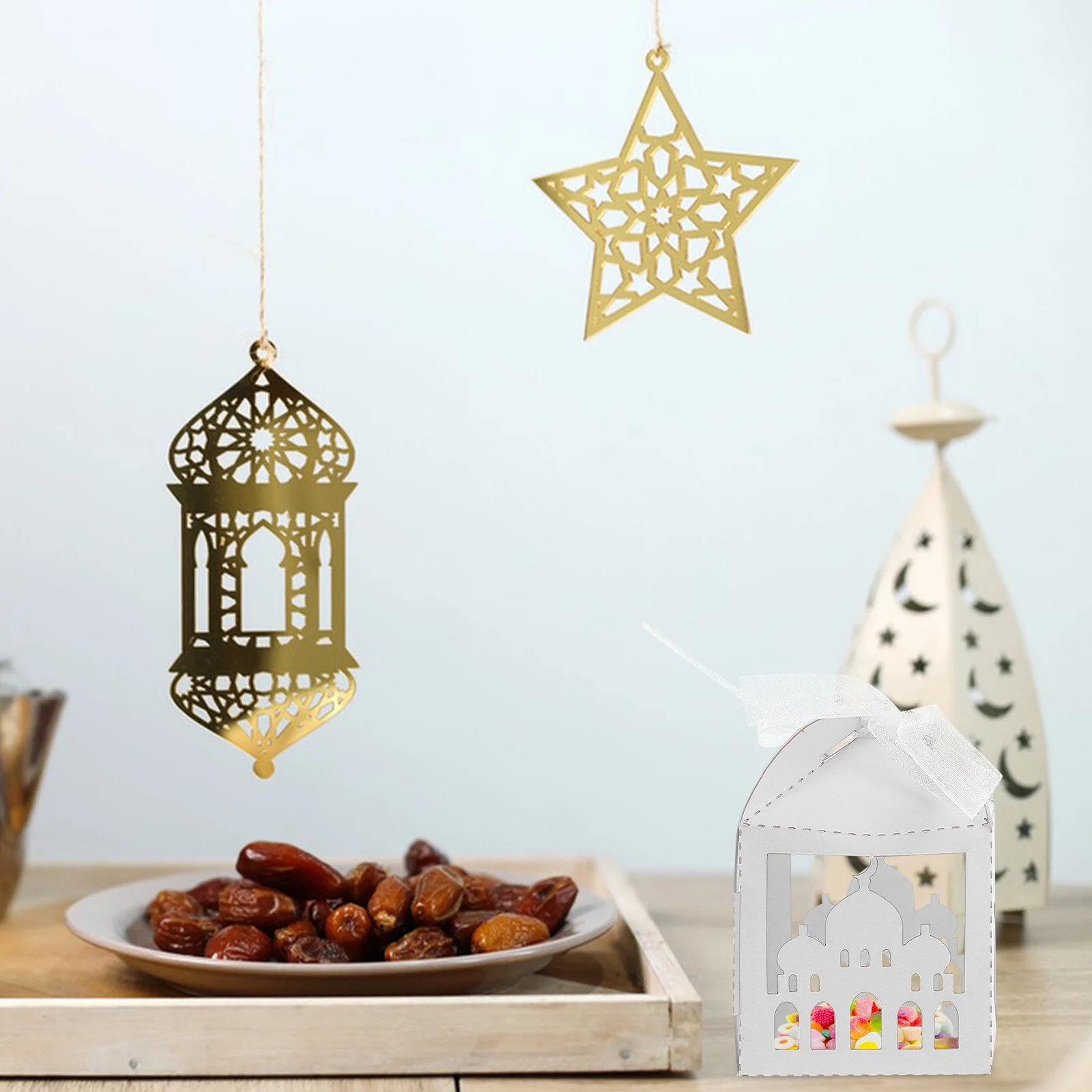 

50Pcs Ribbon Candy Boxes Vintage Moon Star Hollow Rose Party Favor Mini Boxes Elegant Wedding Souvenirs Birthday Christmas