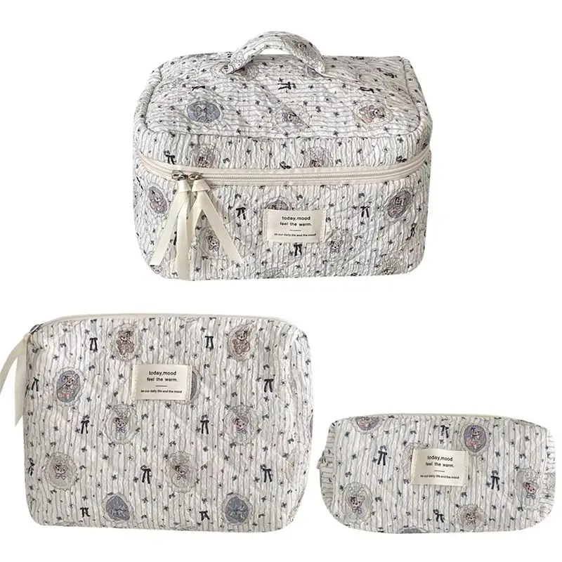 

Косметичка TEXU Quilted Bear, органайзер для косметики, эстетичная сумка для хранения косметики, милая косметичка с медведем, сумка для туалетных принадлежностей, косметичка