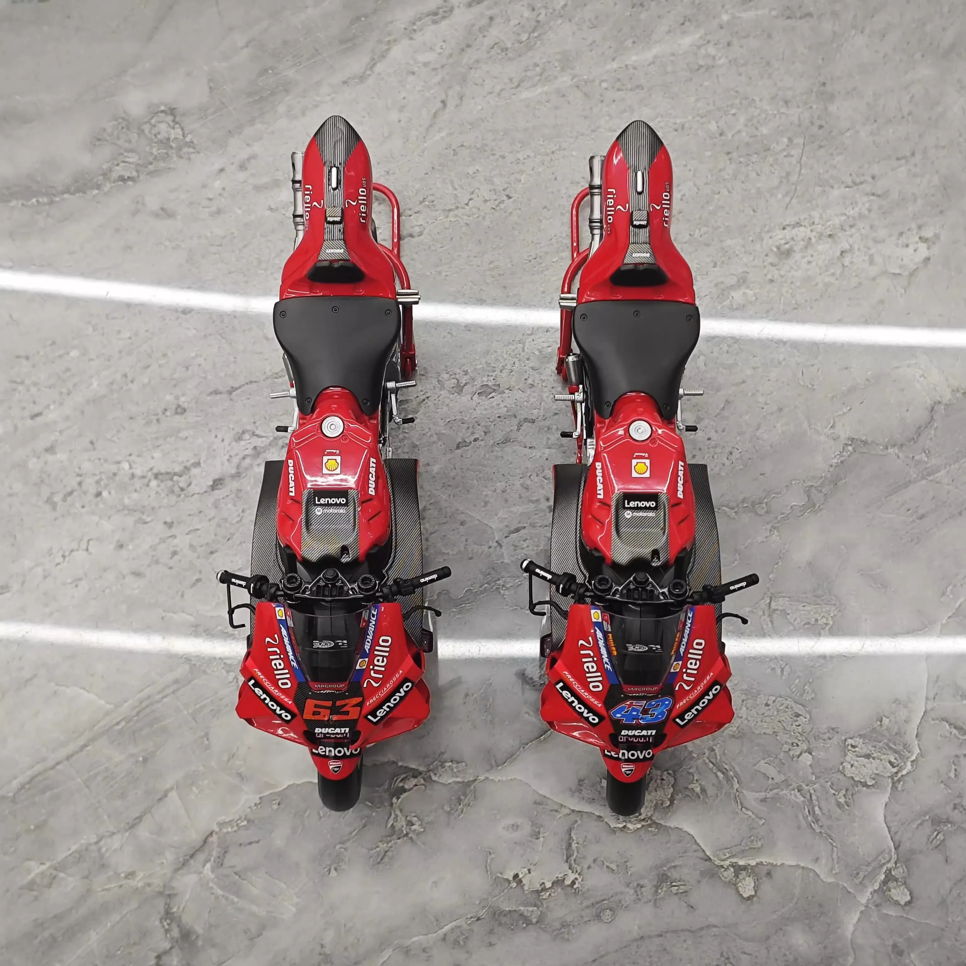 TSM 1/12 Ducati Desmosedici GP22 modèle de moto ornement de chambre modèle garçon à collectionner modèles de moto en alliage jouet de noël cadeau