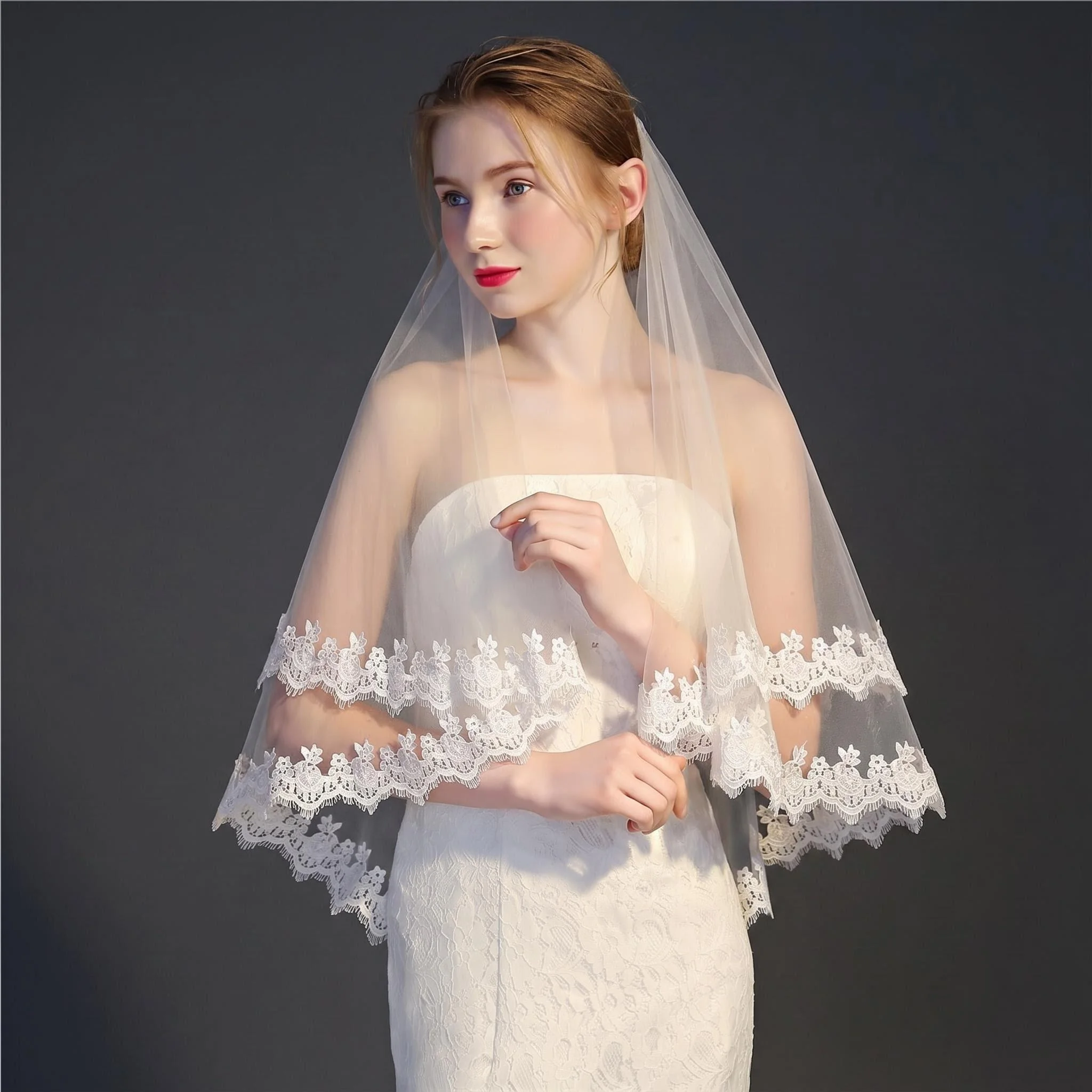 Water Soluble Lace Edge Wedding Veil 2-layer /2T Soft Tulle Bridal Headpiece with Comb Short Fingertip Length Veil for Brides