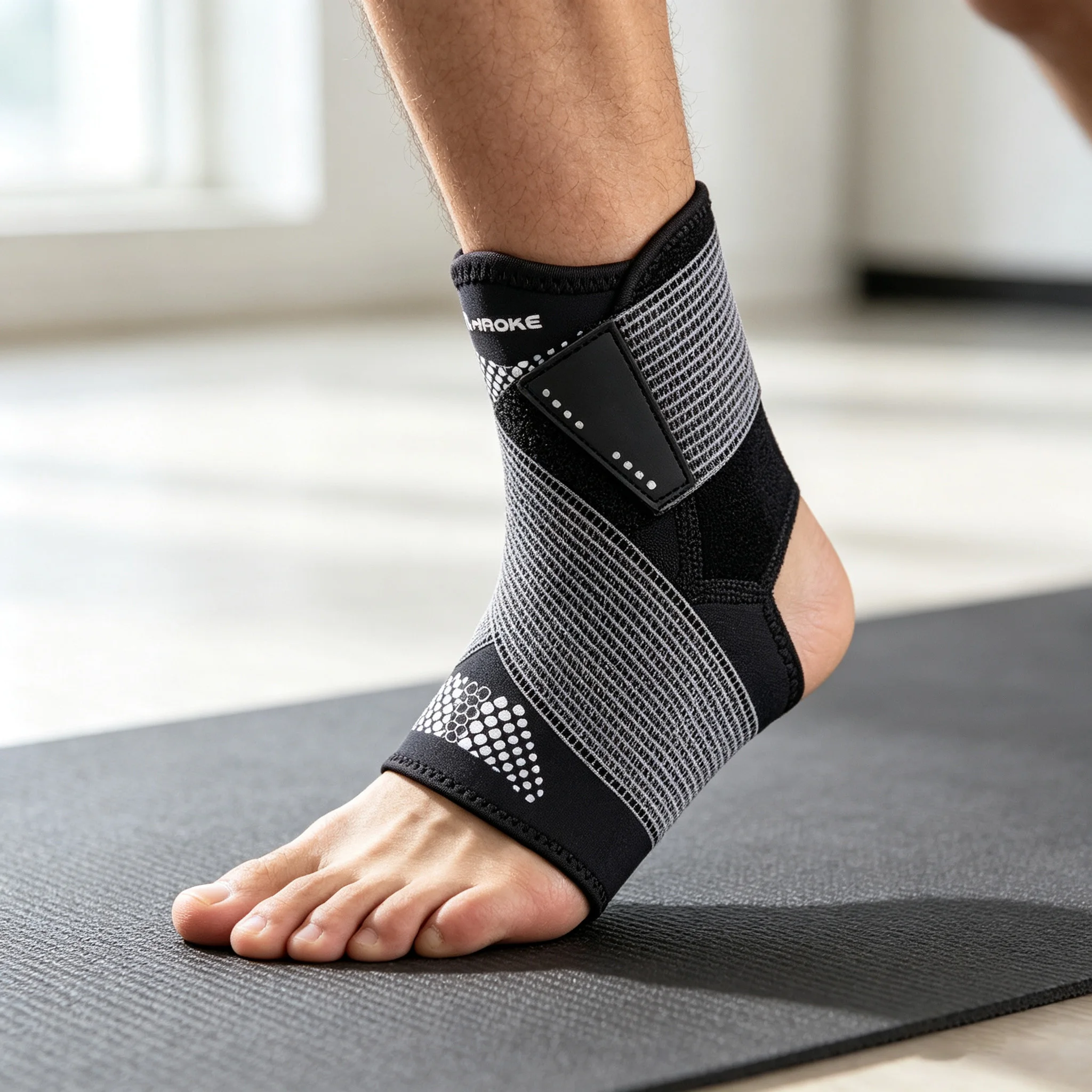 Adjustable Compression Ankle Stabilizer, Open Heel Design Ankle Support Brace, Breathable Ankle Wrap for Men Women