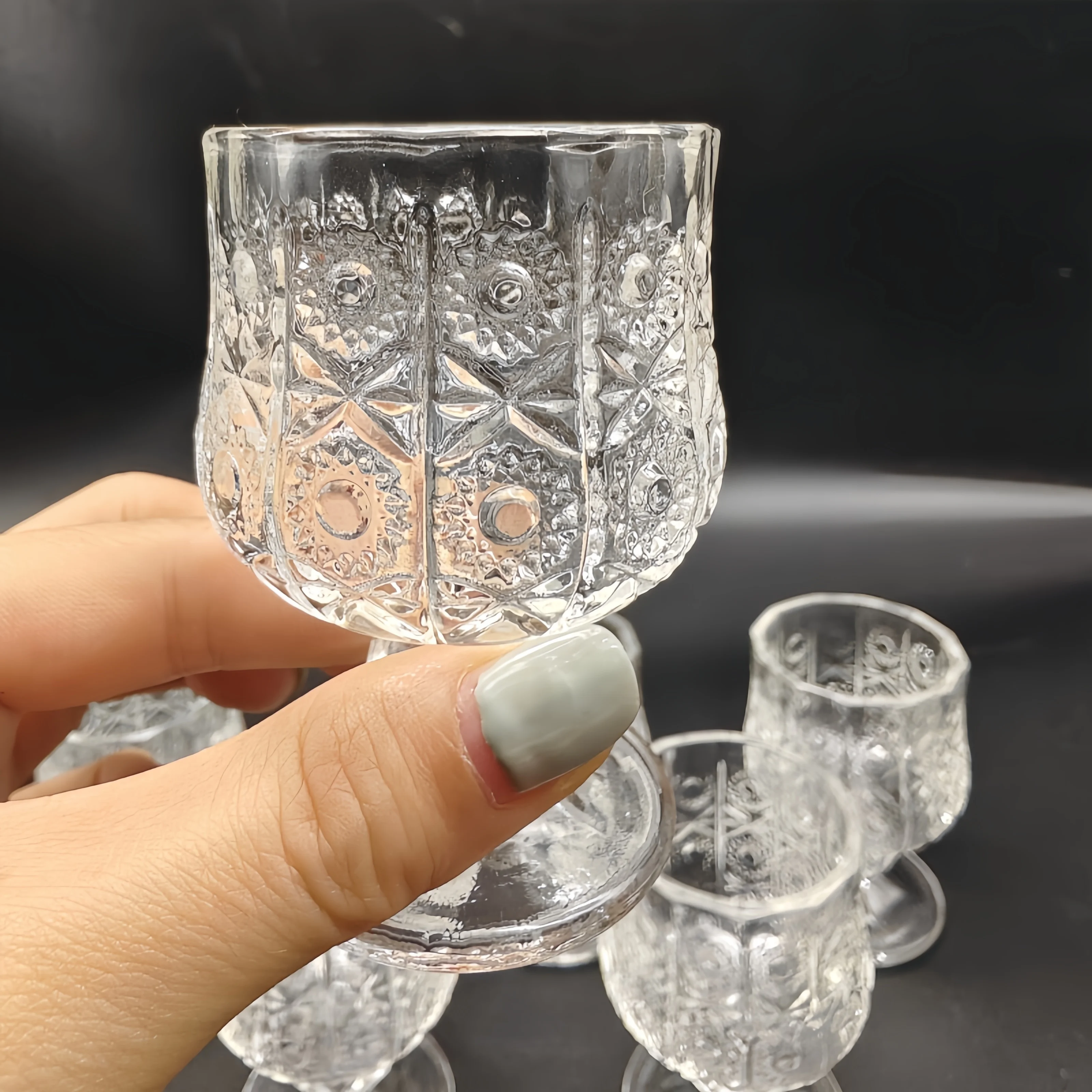 2/4/6pcs set of retro engraved glass small wine glasses, white cup set, high-looking fruit cup, mini sweet wine cup