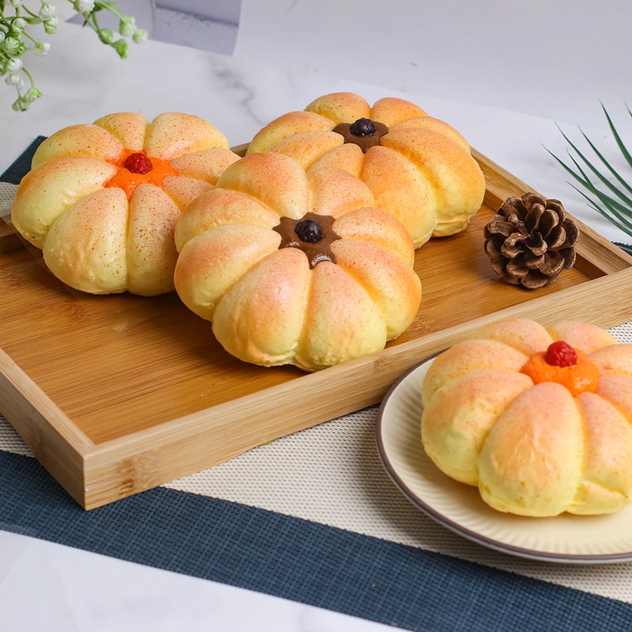 1Pc Slow Rebound Simulation Bread Pumpkin Pie Cake Food Model Fake Soft Incense Decompression Toy Decorative Photography Props