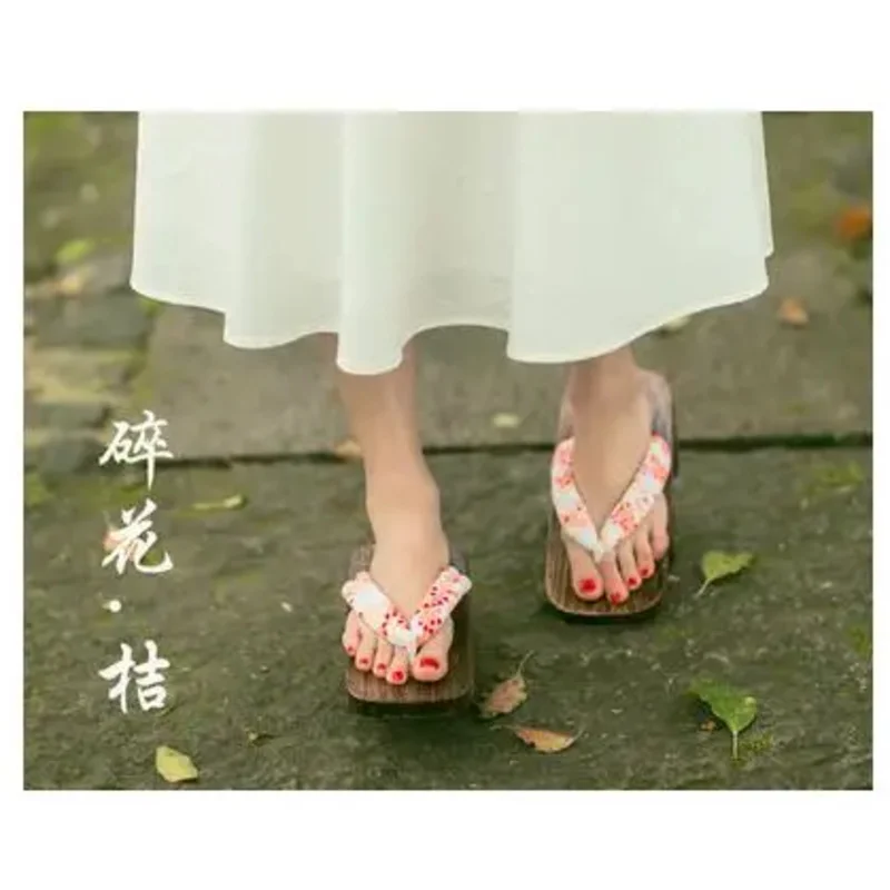 DY20Anime Demon Slayer Cosplay Sapatos Nezuko Cosplay Geta Sapatos Japoneses Mulheres Geta Anime Kimetsu no Yaib25